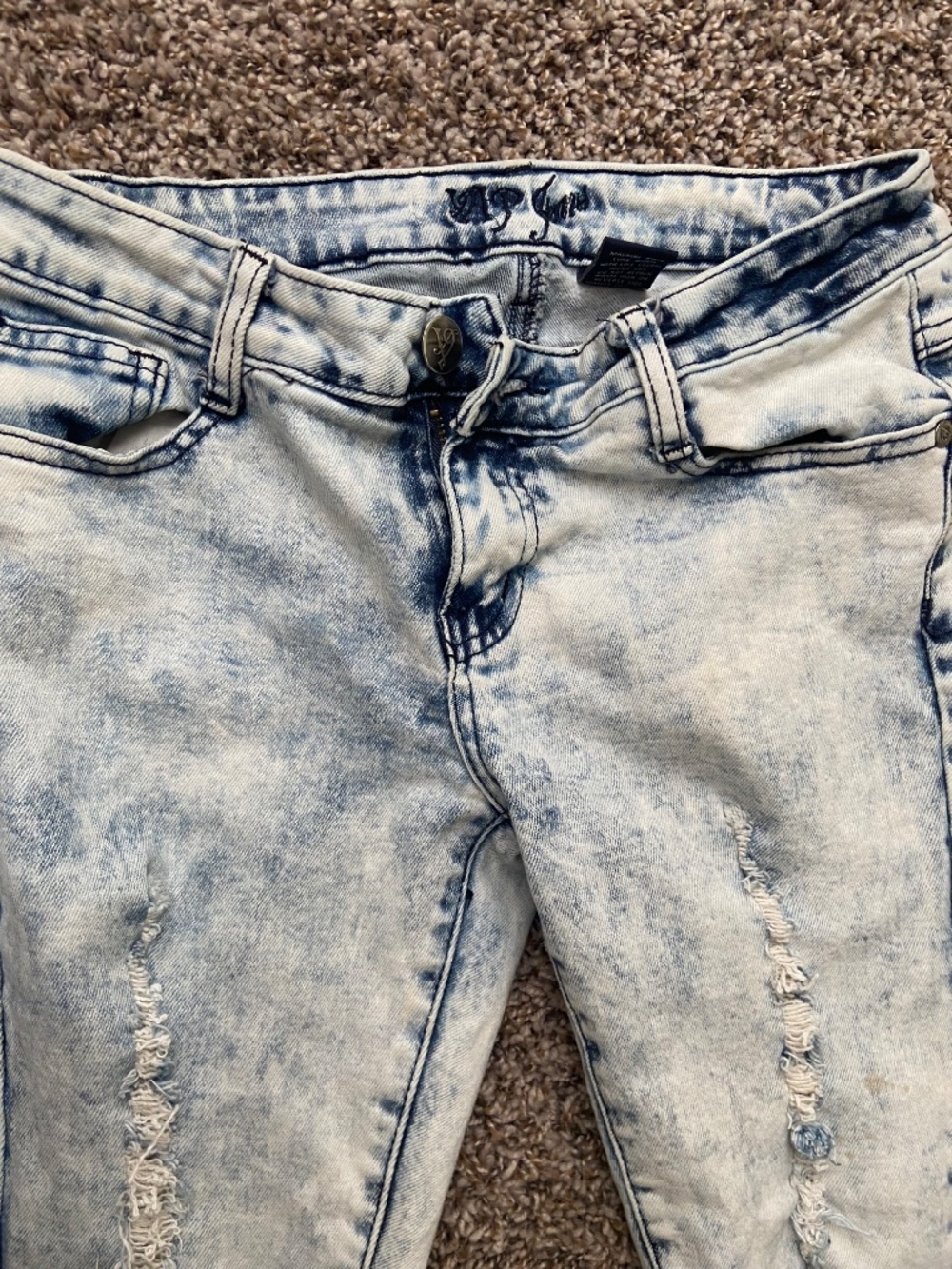 Acid Wash Distressed Skinny Jeans - Picture 4 of 5